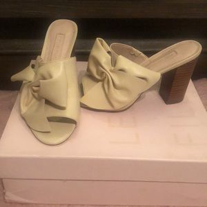 Alec Less Filles Strapless Sandals